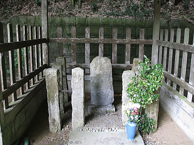 塚原卜伝の墓