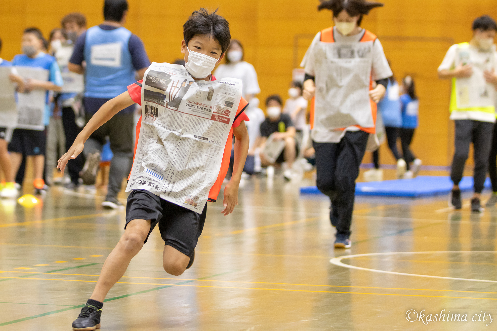 新聞紙リレー　男の子2