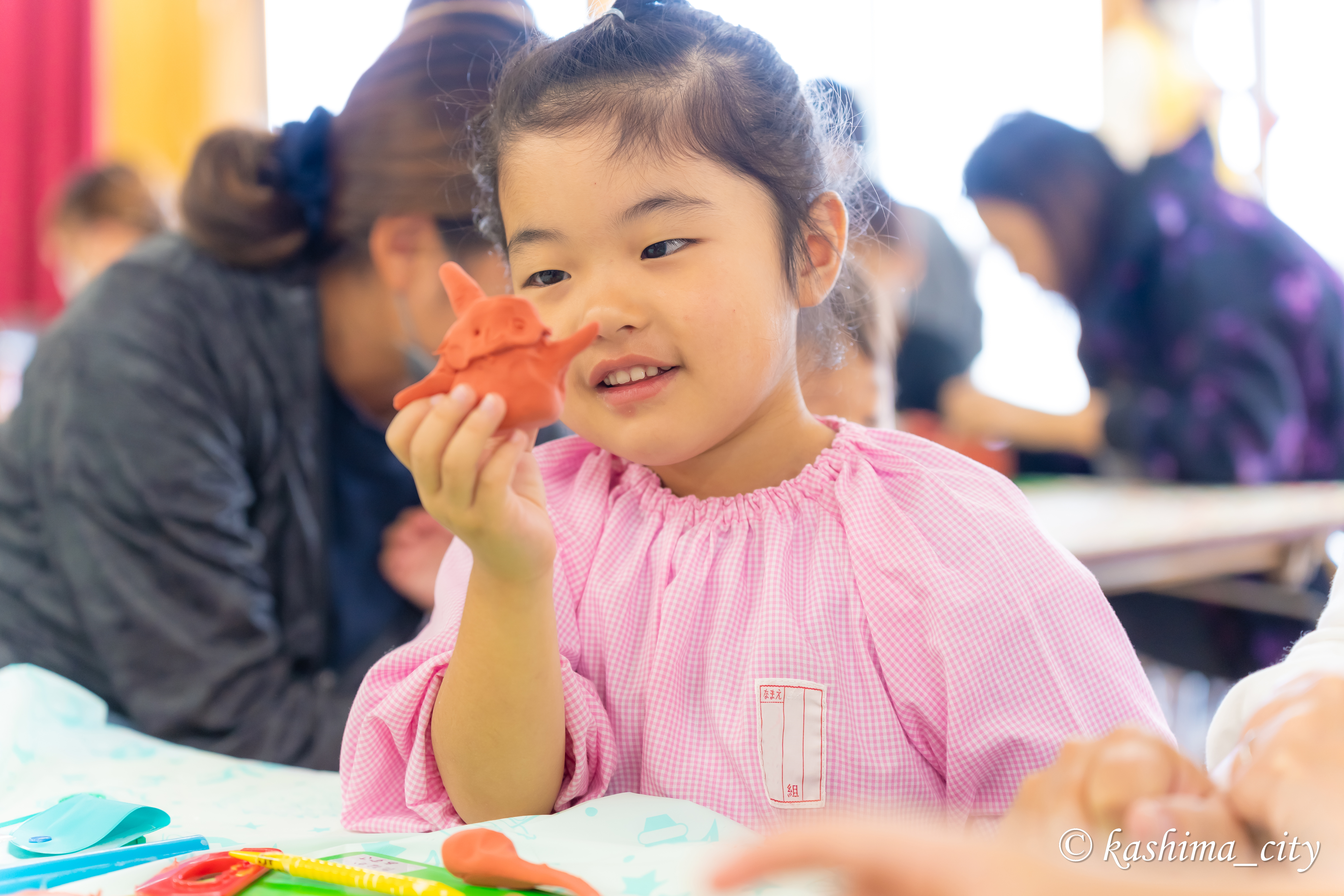 埴輪を作る女の子