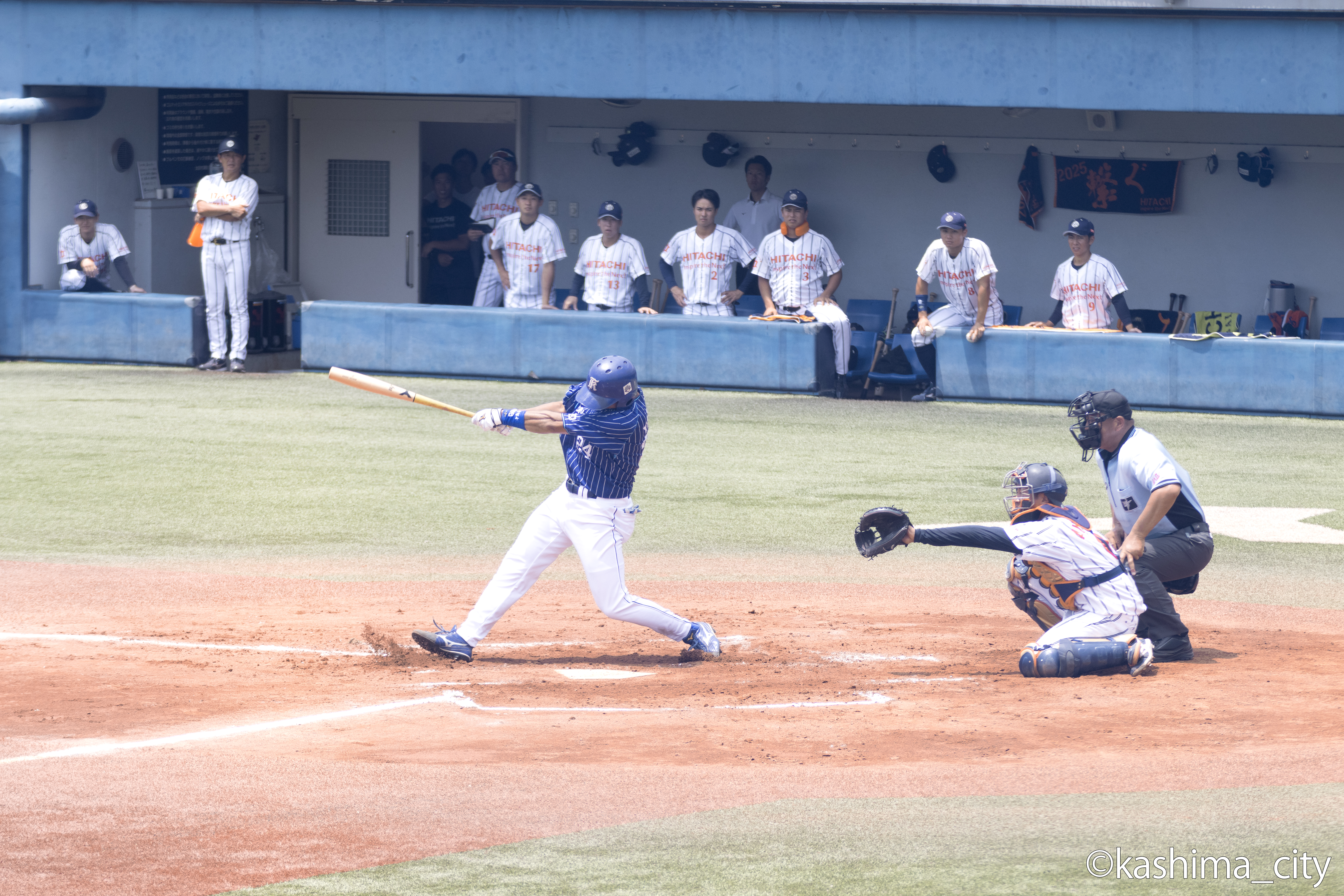 8回ヒットを打つ山田選手