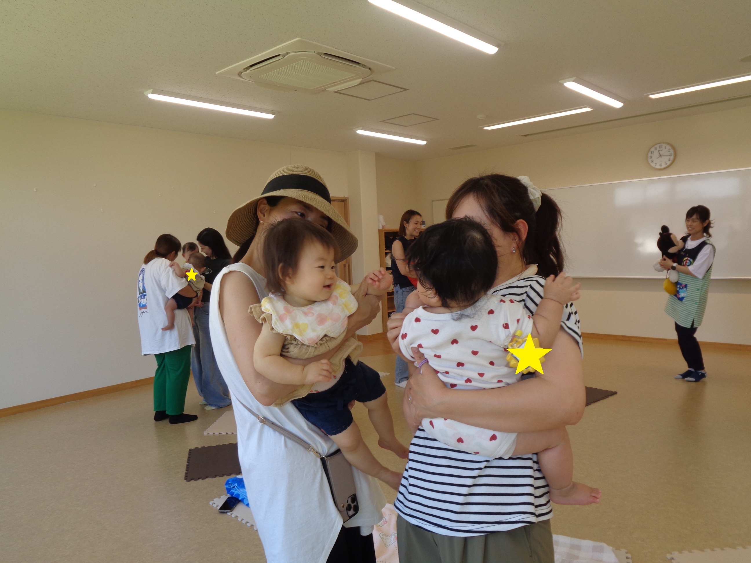 0歳児さん集まれ！