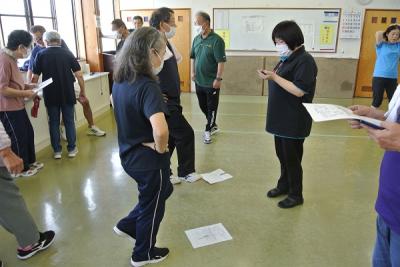 開眼片足立ちの測定