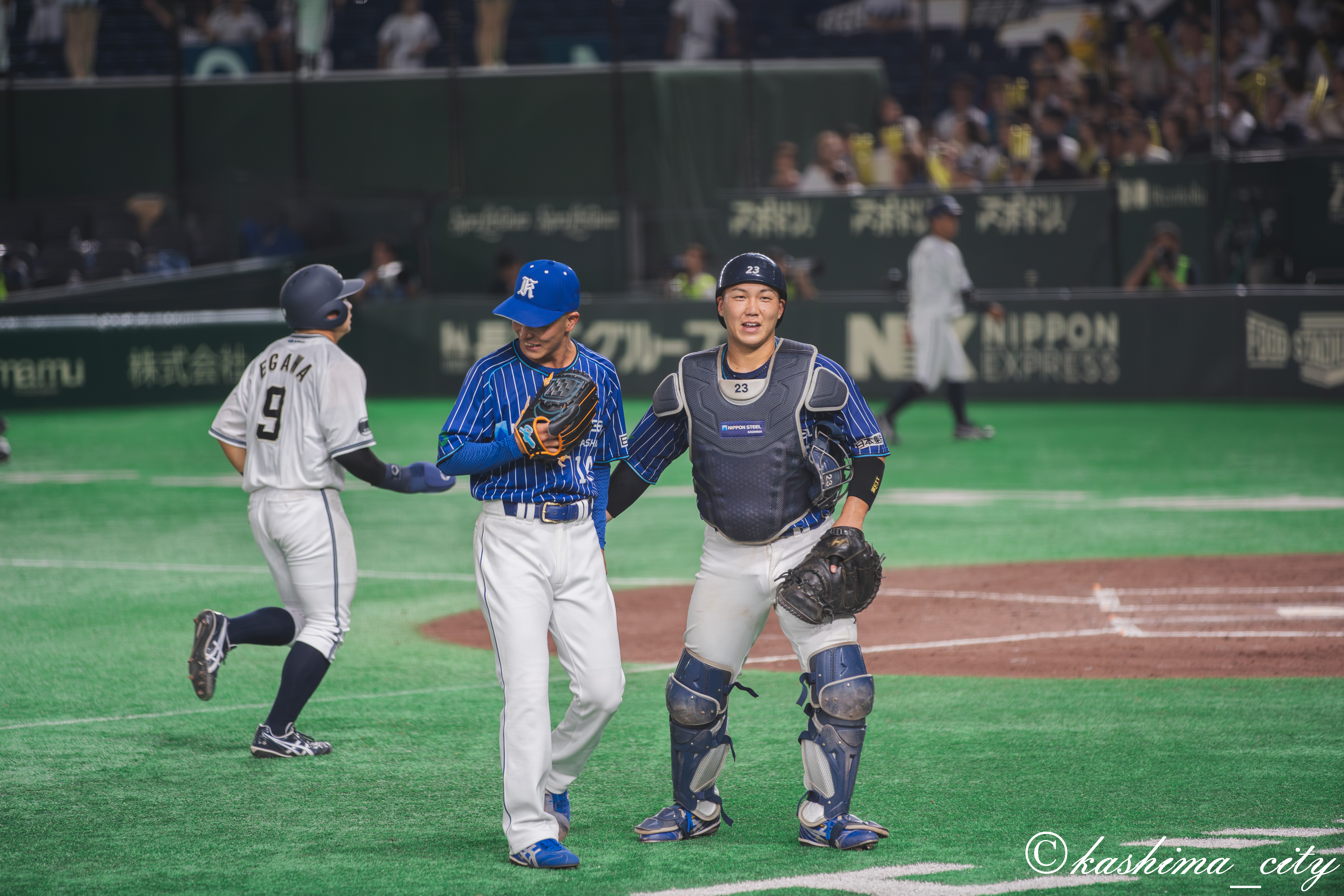 捕手 松田選手と投手 諸見里選手