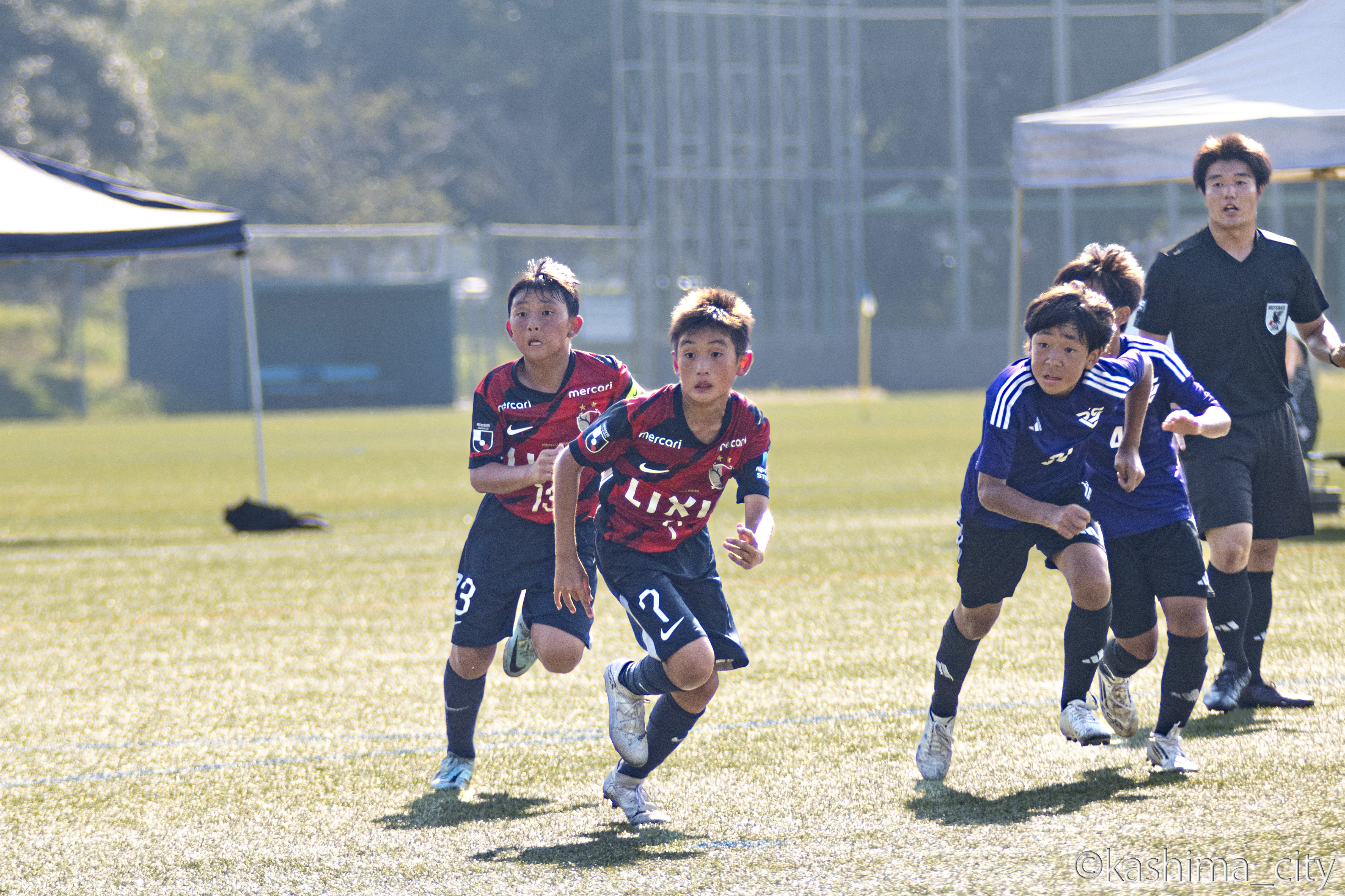 ポジションの奪い愛をする様子