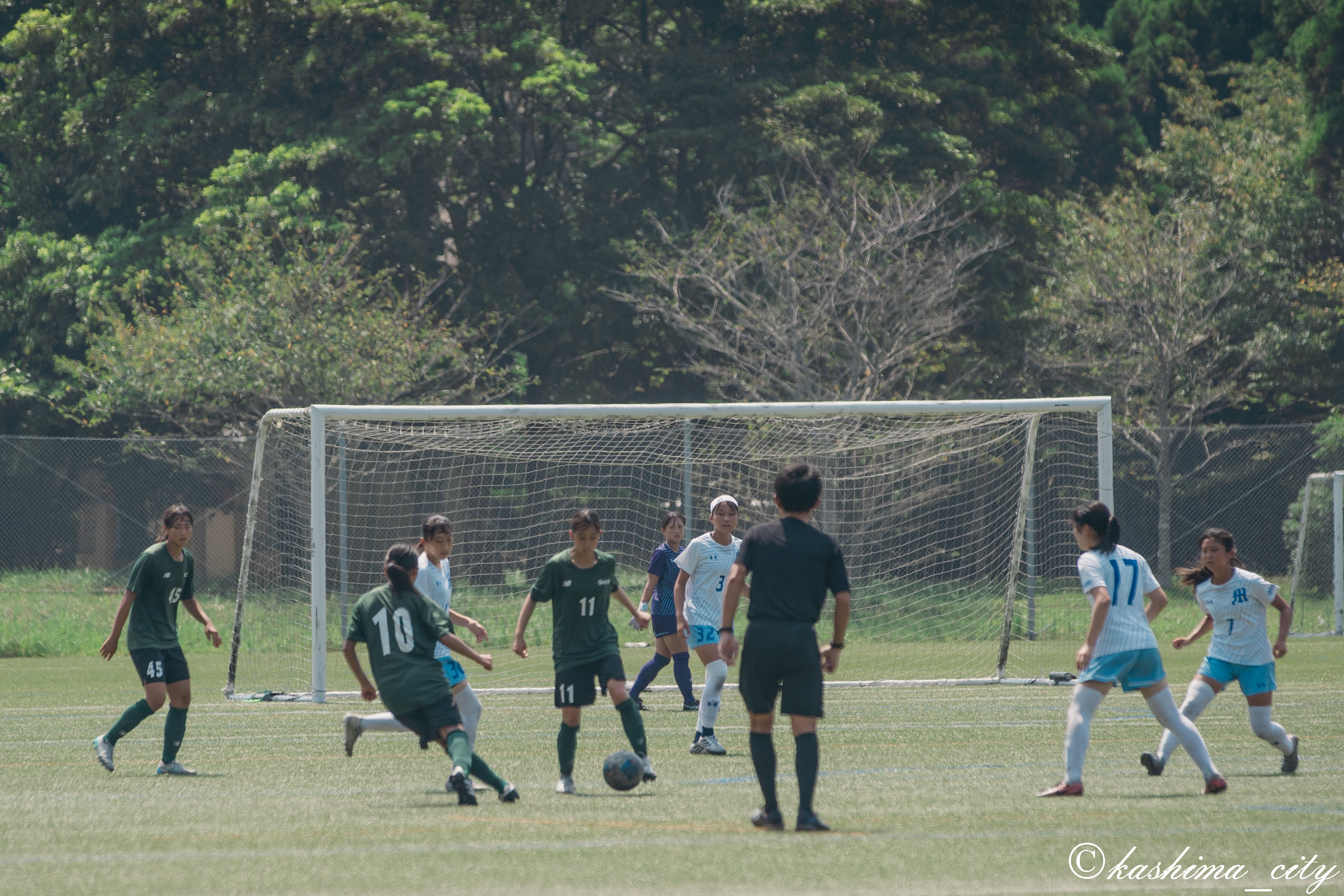 昌平高校と明秀日立高校の試合の様子
