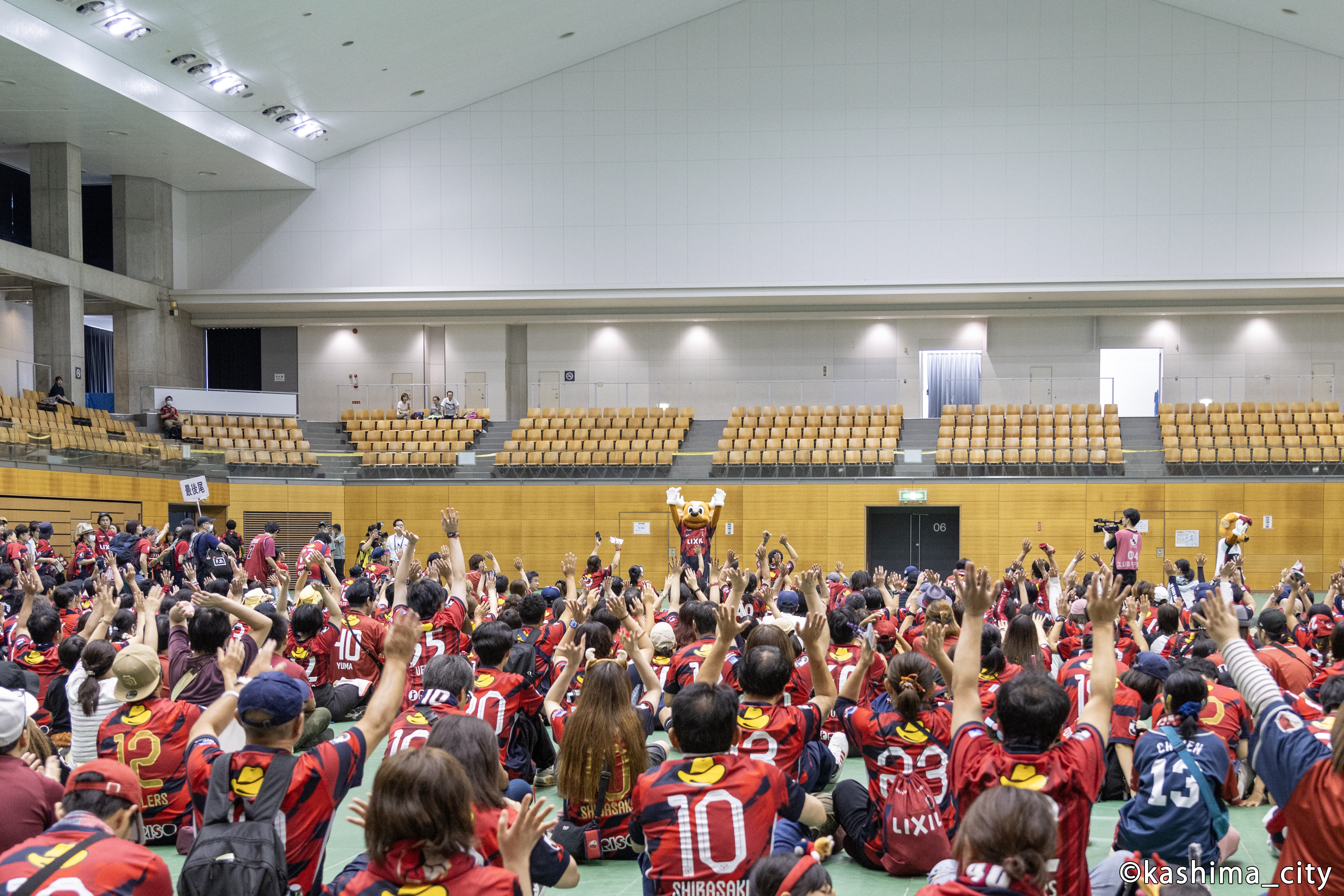 ギネス世界記録(TM)を達成して喜ぶアントン君たち