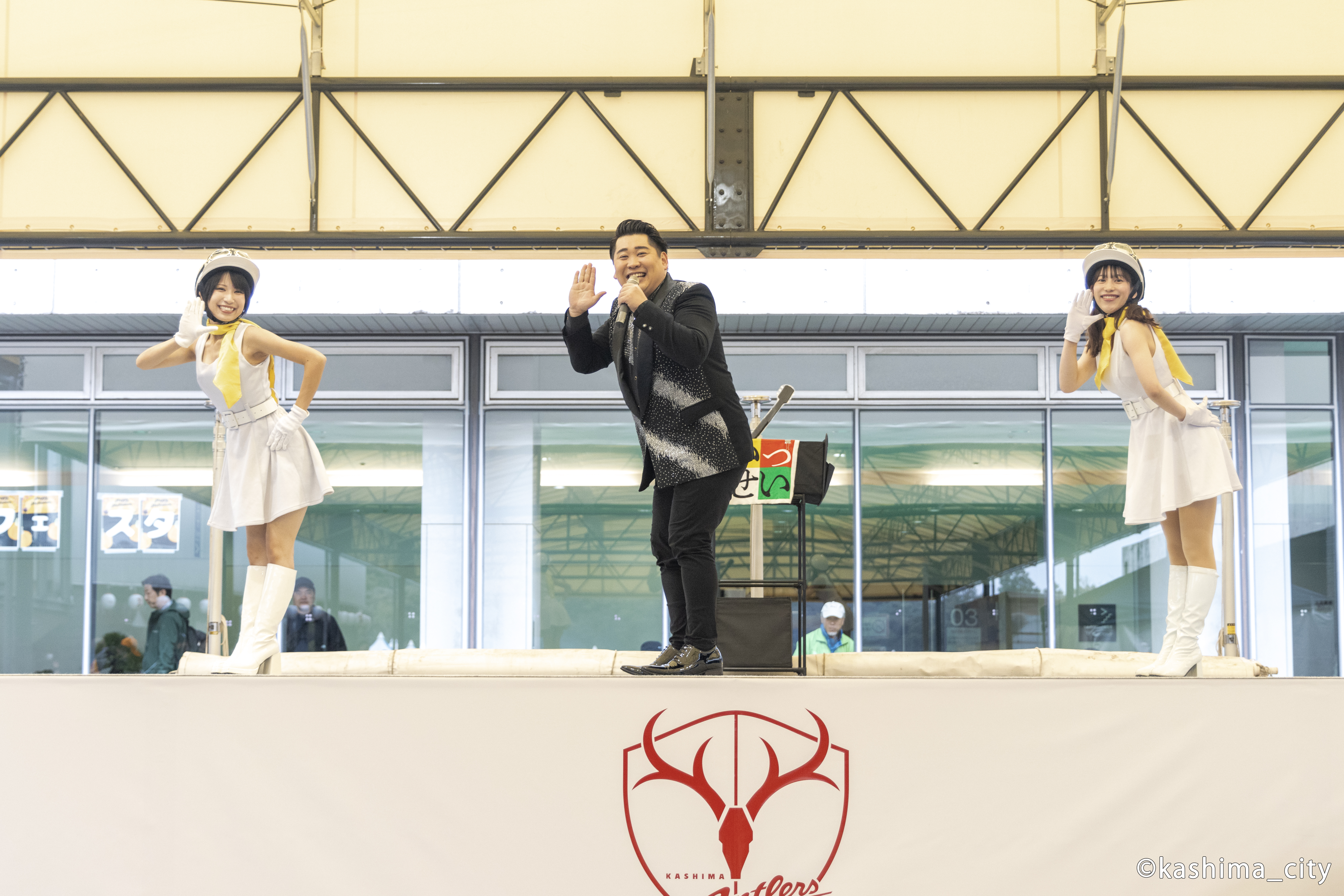 「いっせい&YUUKA」によるものまねショー