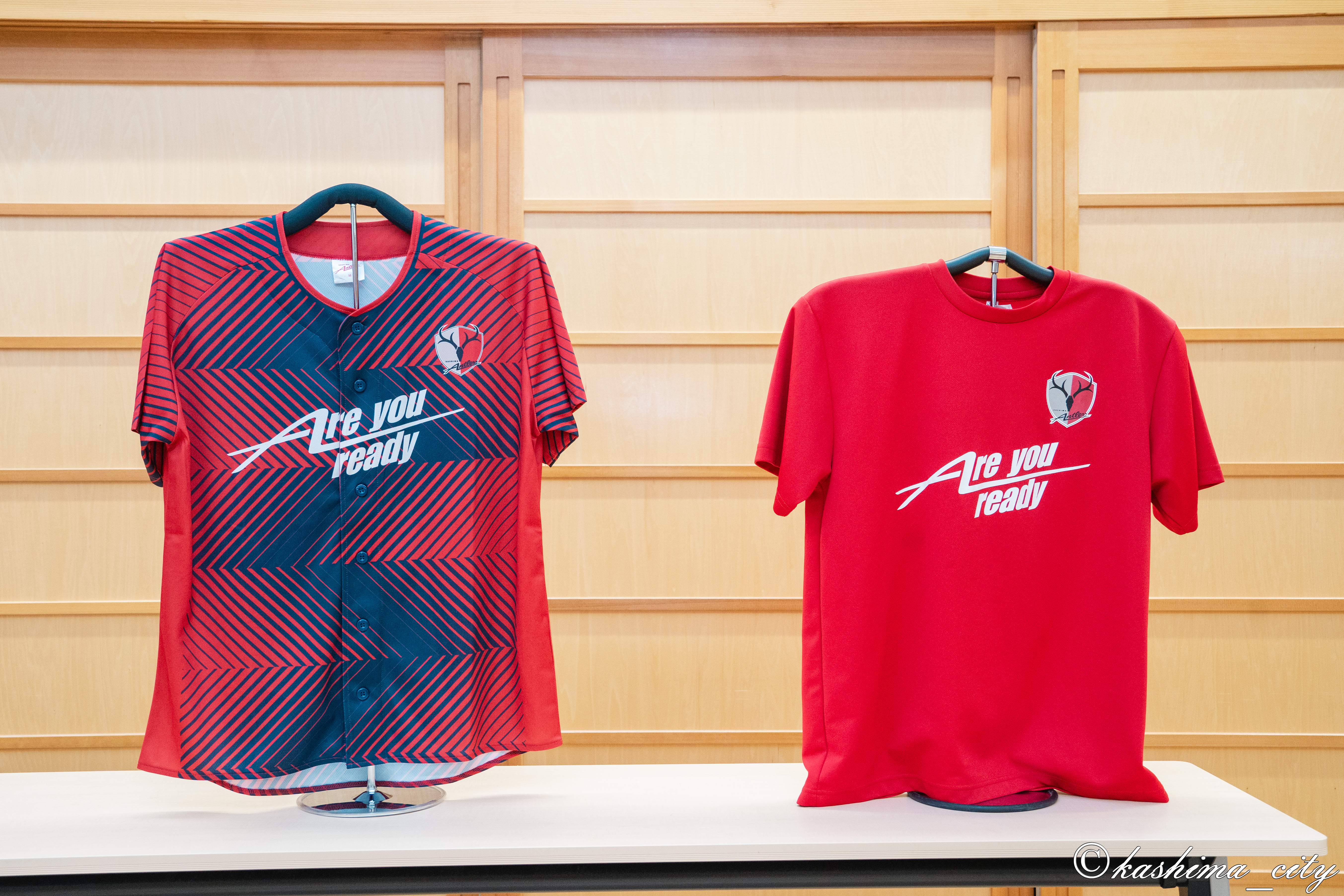 新旧Areyoureadyシャツ