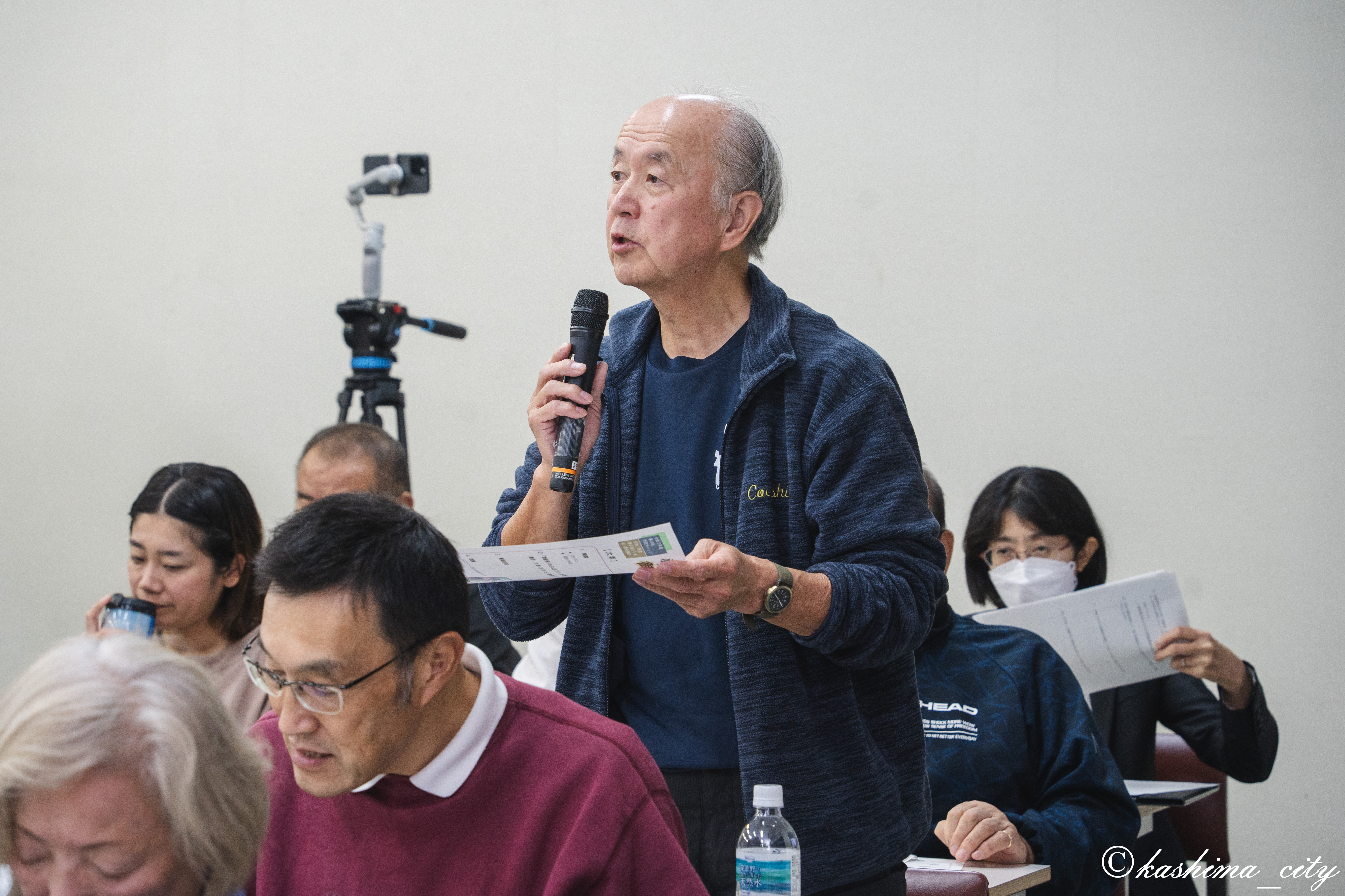 質問をする市民の方