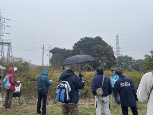 小町塚古墳の説明を聞きます。