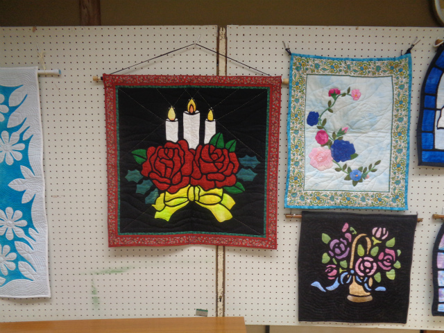 ハワイアンキルトを展示する団体