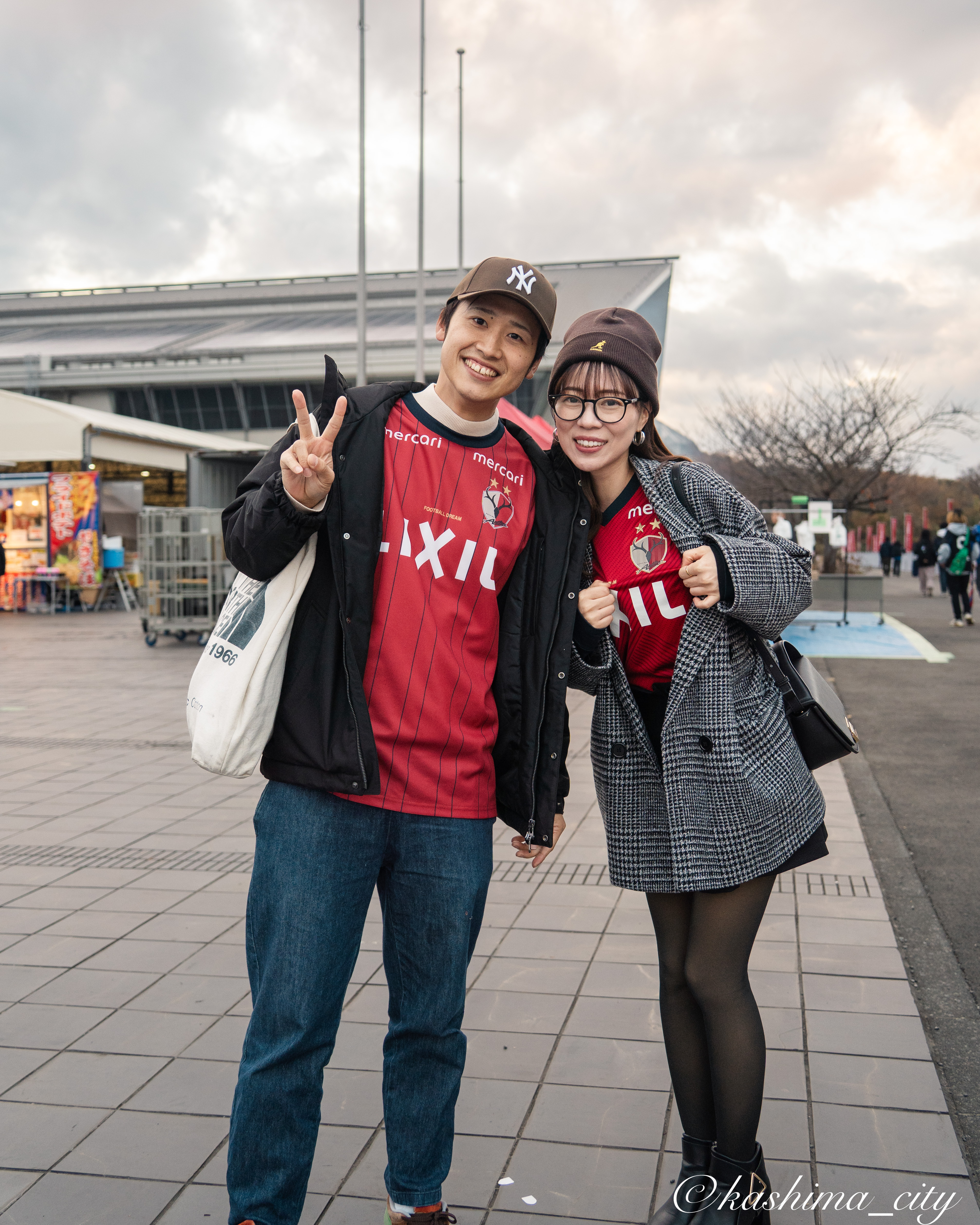 優勝を喜ぶサポーター