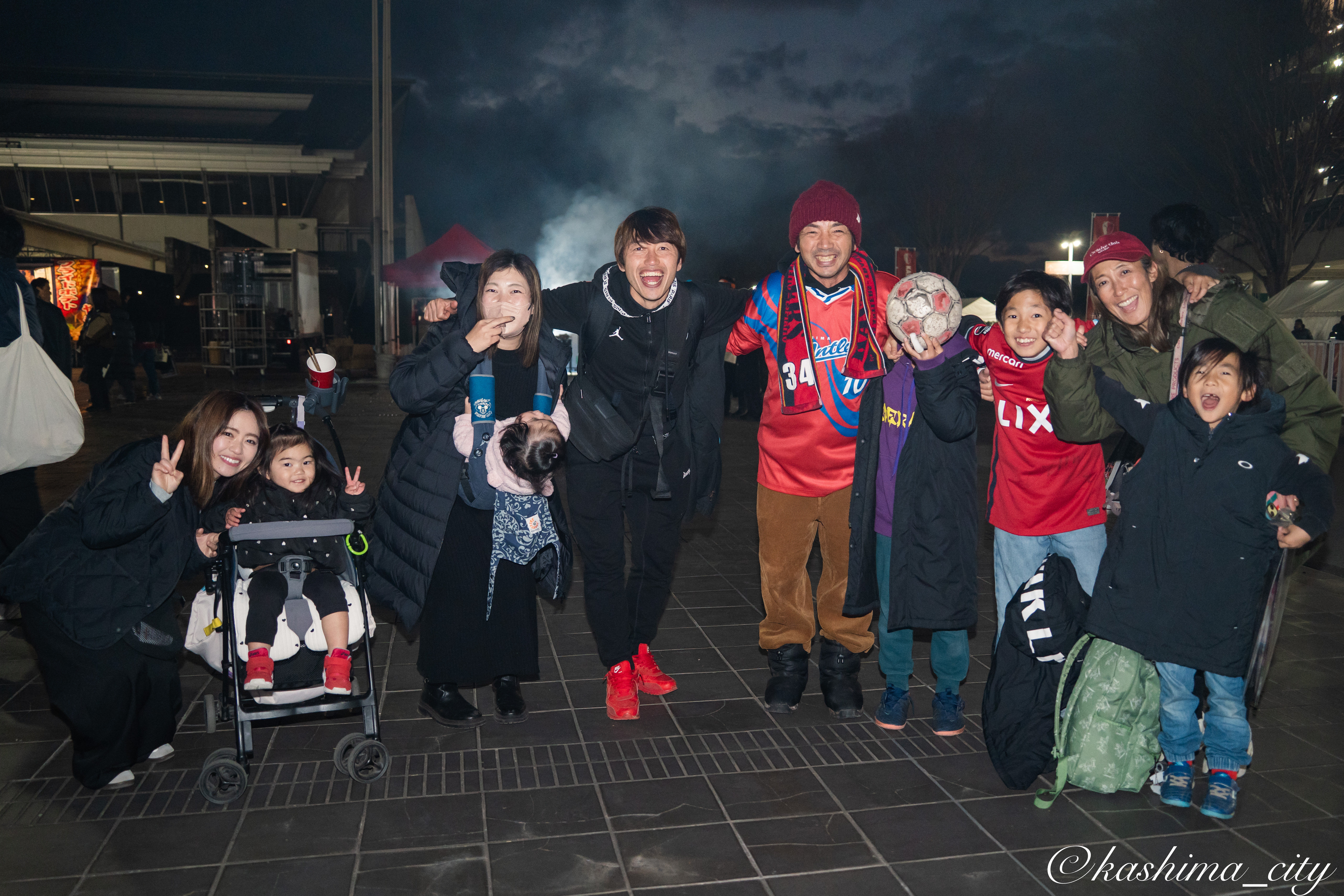 優勝を喜ぶサポーター