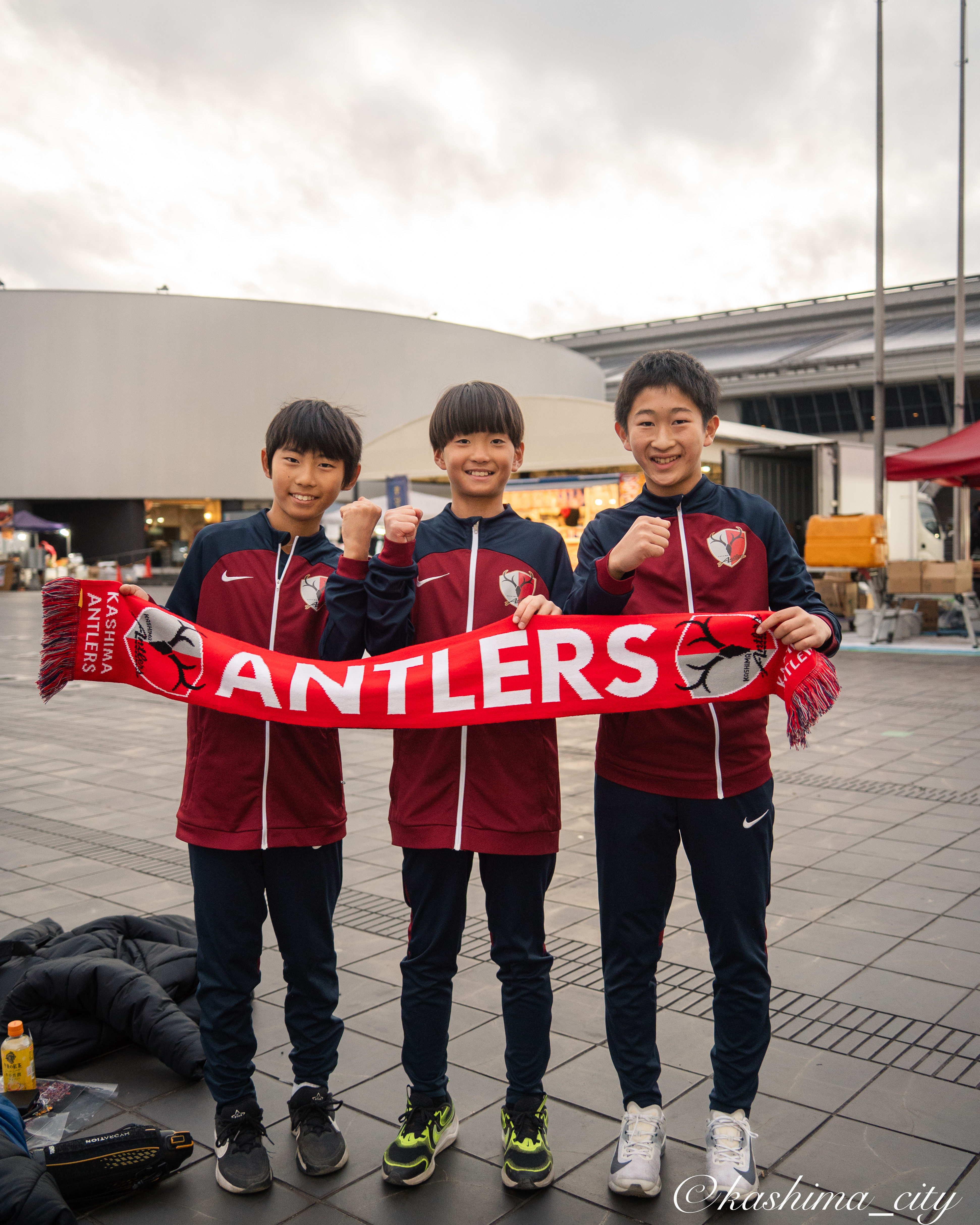 優勝を喜ぶサポーター