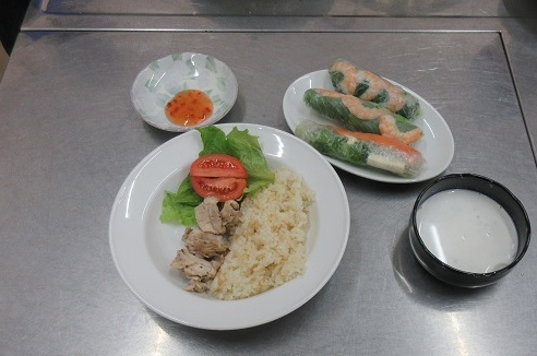 カオマンガイ、生春巻き、ココナッツミルク