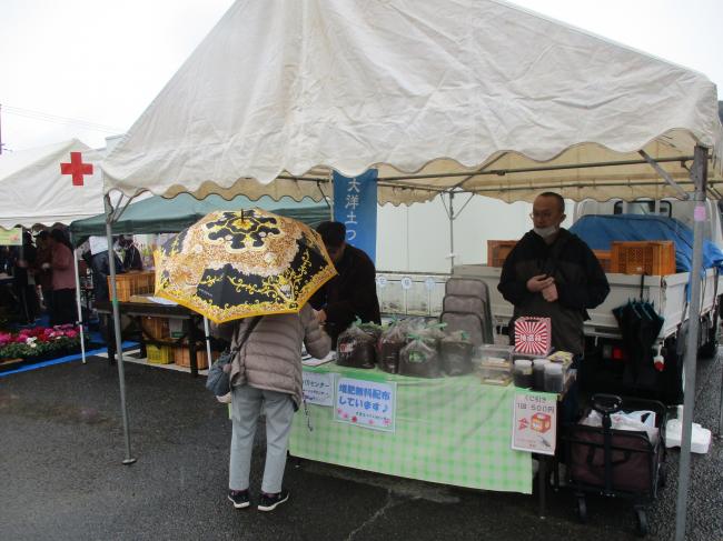 カブクワガタ販売ブースの写真