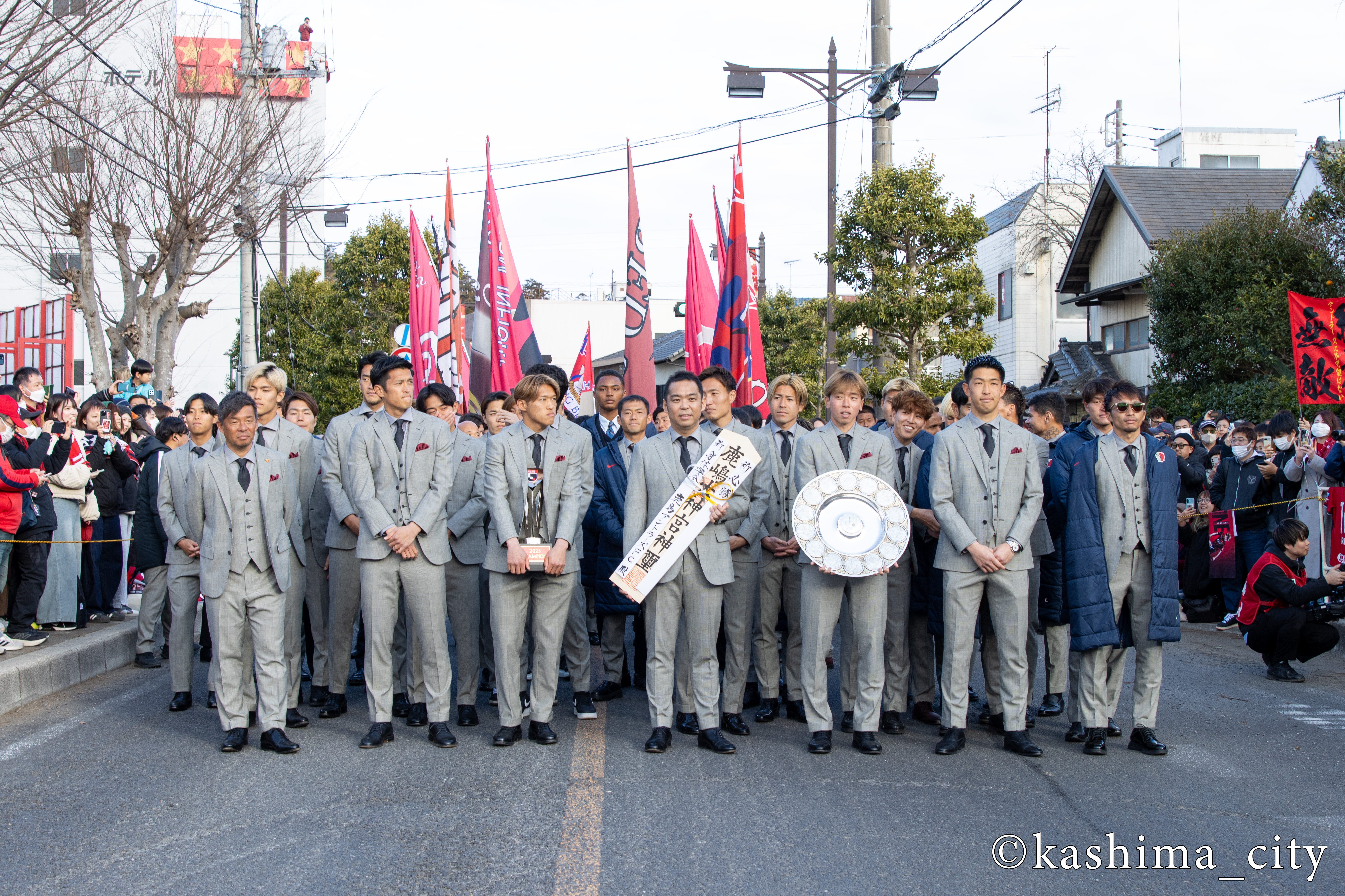 優勝パレードの様子（集合写真）