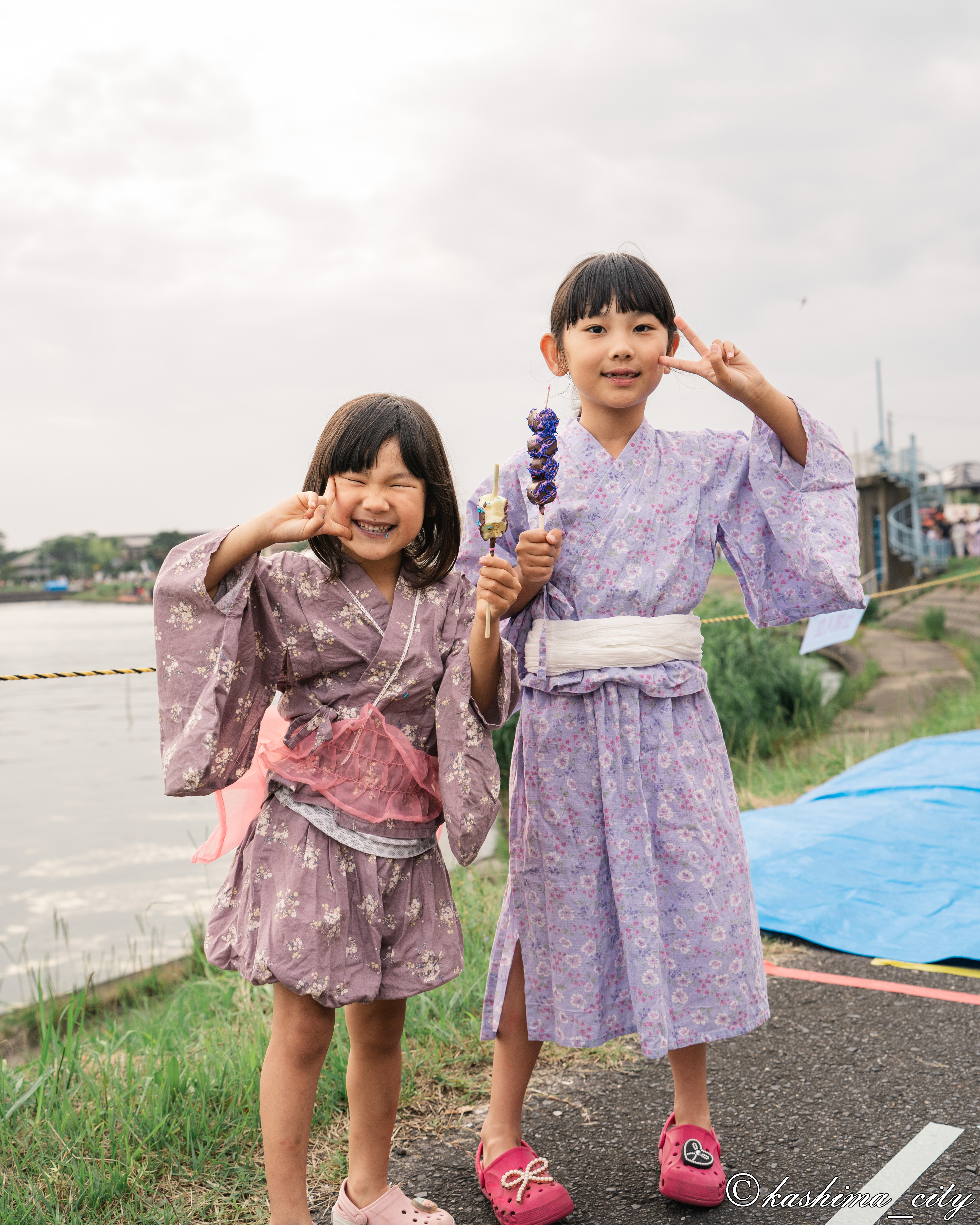 浴衣姿の観覧客