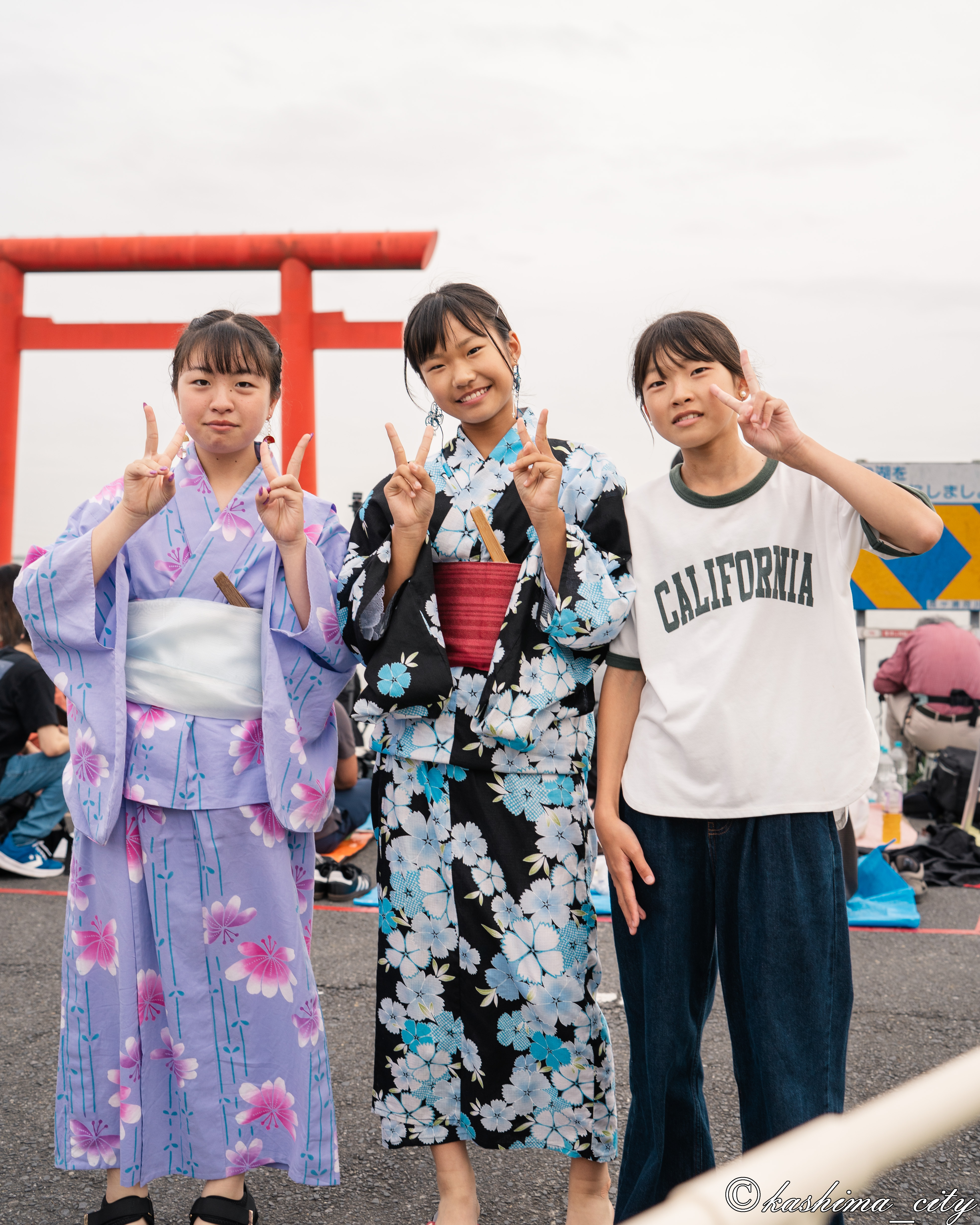 浴衣姿の観覧客