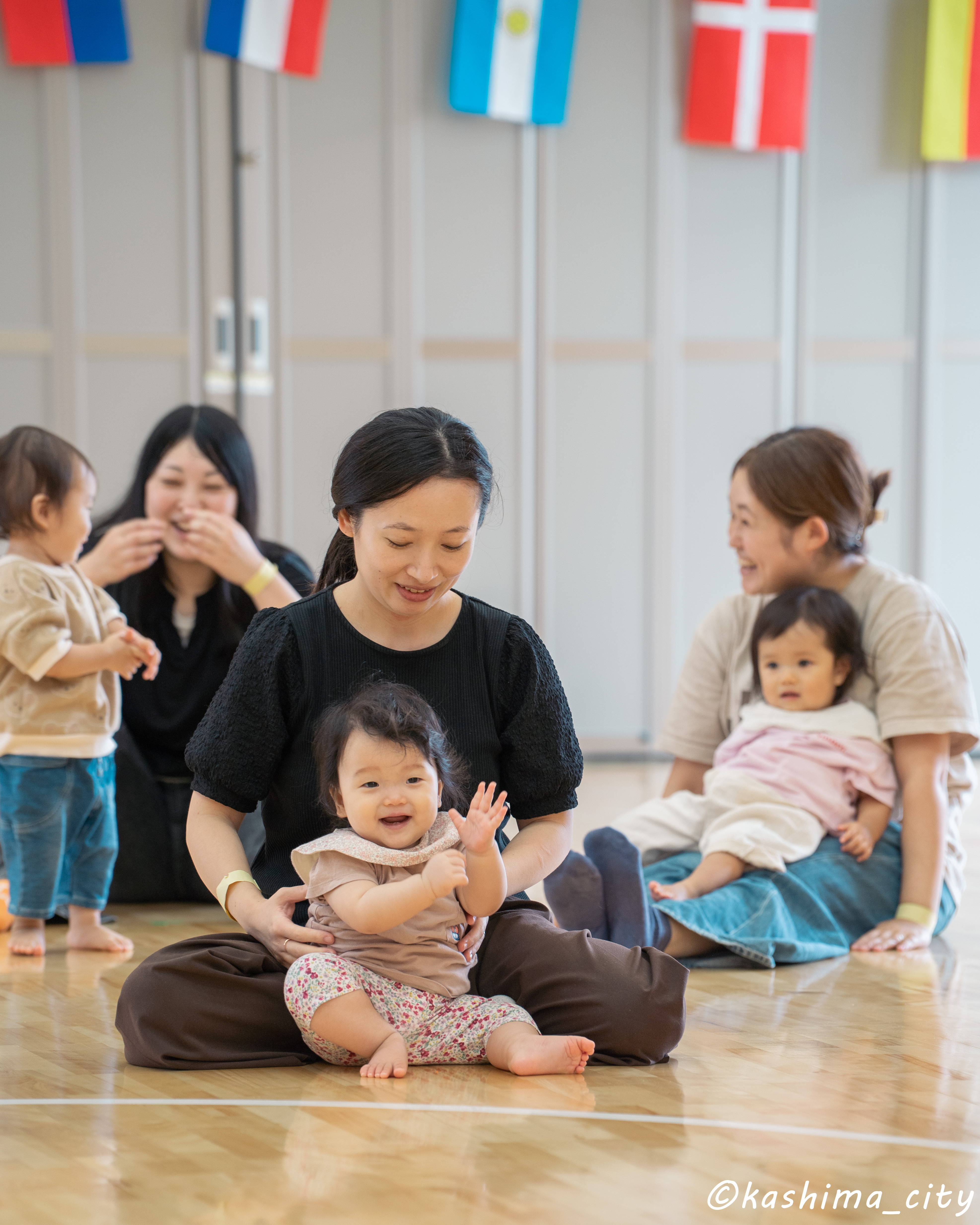 親子ふれあい遊びの様子