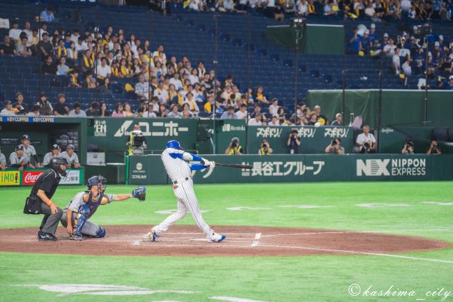 2回ホームランを放つ今里選手