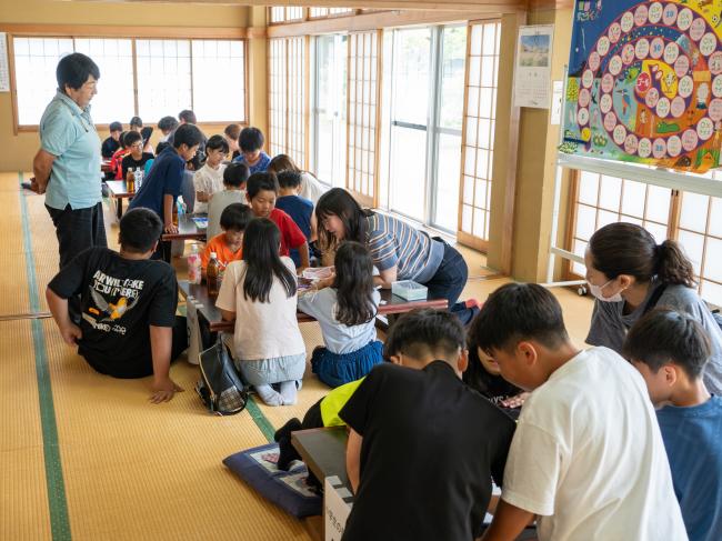 すごろくをしている風景の写真